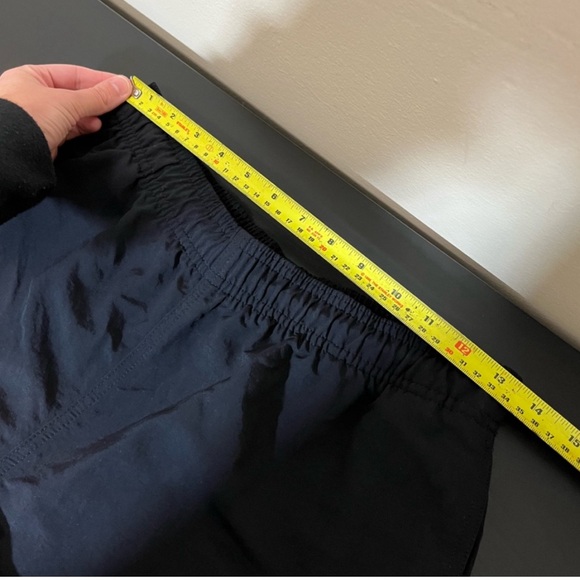 Aritzia TNA Big Easy Nylon Gym Shorts - Picture 4 of 4